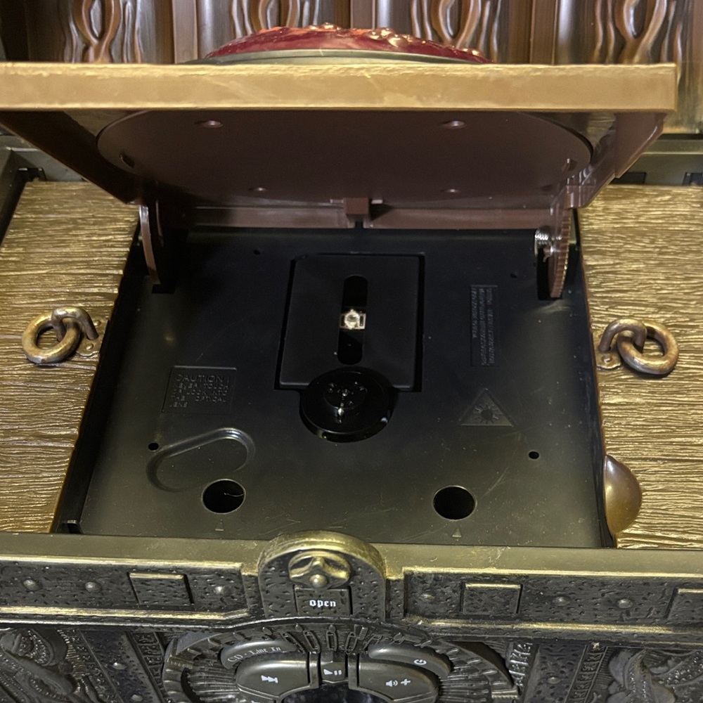Disney Pirates of the Caribbean CD Player / Treasure Chest Boombox - Picture 6 of 6